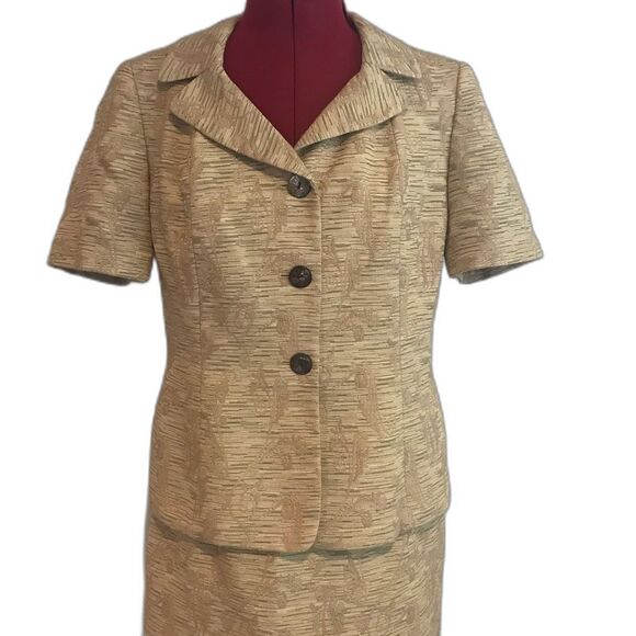 Le Suit Skirt Suit Women's Petite Size 6P Tan & Cream 2-Piece Set Skirt & Blazer - Picture 5 of 12